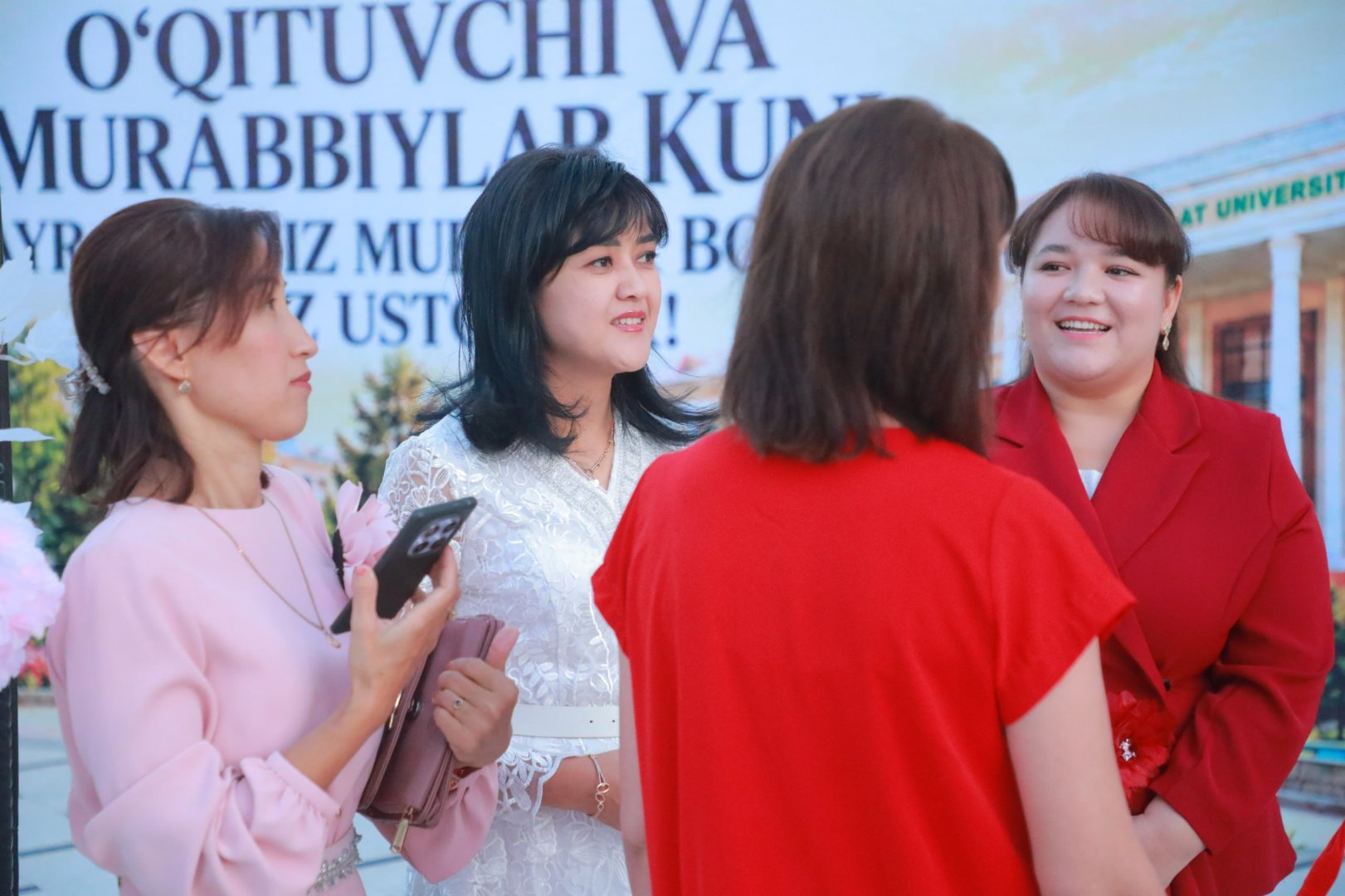 TERDUDA USTOZ VA MURABBIYLARGA EHTIROM — YUKSAK QADRIYAT!