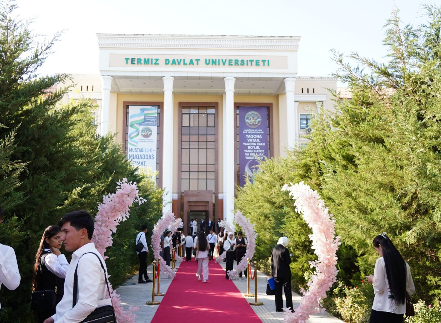 Yangi sahifa, yangi orzular va unutilmas lahzalar: Termiz davlat universitetida yangi o‘quv yili start oldi! 